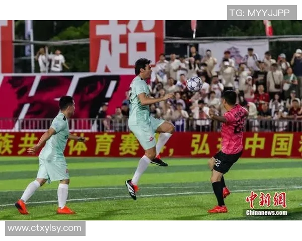 超能先生足球明星的传奇之路与辉煌成就揭秘